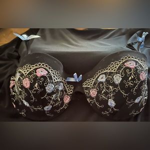 Vintage Bra with bows and embroidery